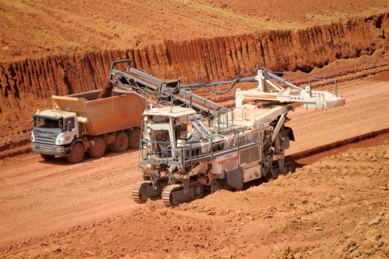 Guinea to get $20 bln from China, to pay with minerals