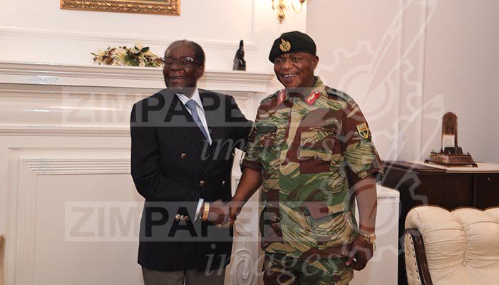 [Pictures] – Mugabe holds meeting over his future