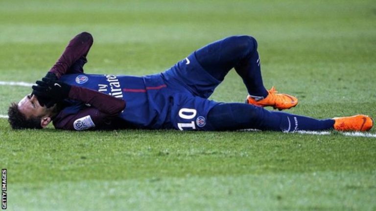 Neymar out for 10 weeks with broken foot