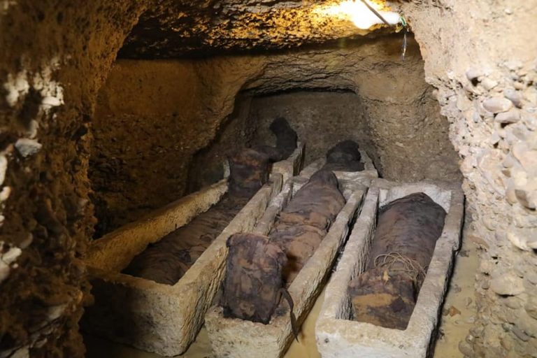 [PHOTOS]: Egypt discovers new tombs of mummies