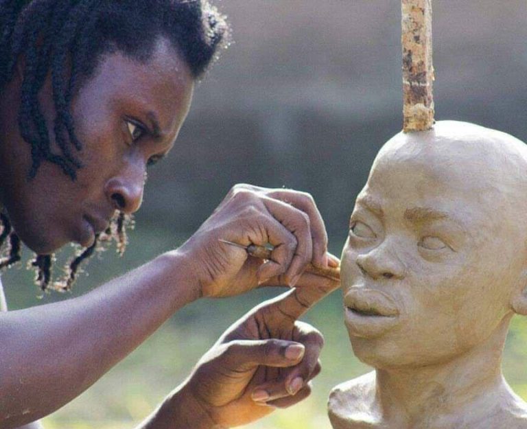 The Ghanaian sculpture creating portraits of the dead Africa Feeds