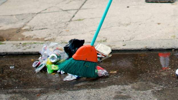 Migrant fined for sweeping street