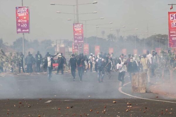 Police clash with protesters in Gambia