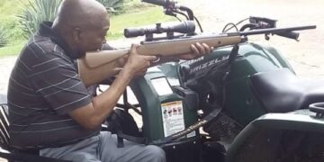 Jacob Zuma with gun